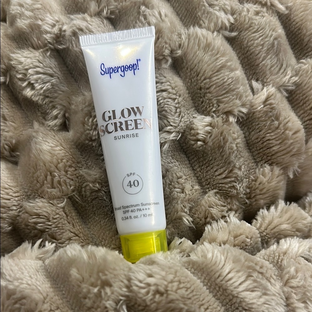4/$15 Supergoop! Glowscreen sunrise SPF 40 Sunscreen